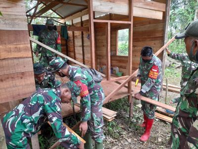 Kodim 1002/Barabai Bantu Bangun Rumah Warga Korban Banjir Di HST
